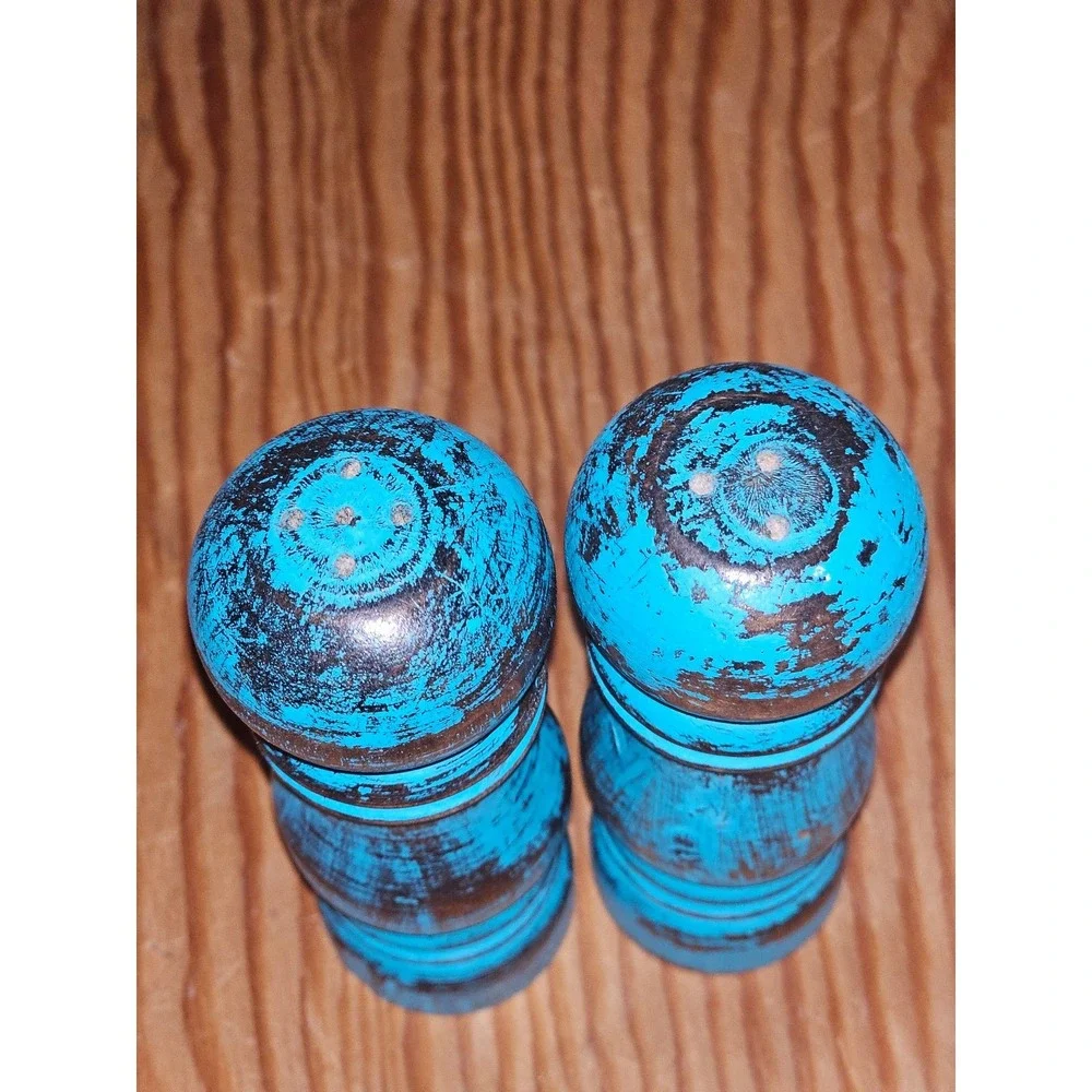 Vintage Wooden Salt Shaker Pepper Shaker Set  Wood 4